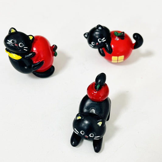 black kitty beads