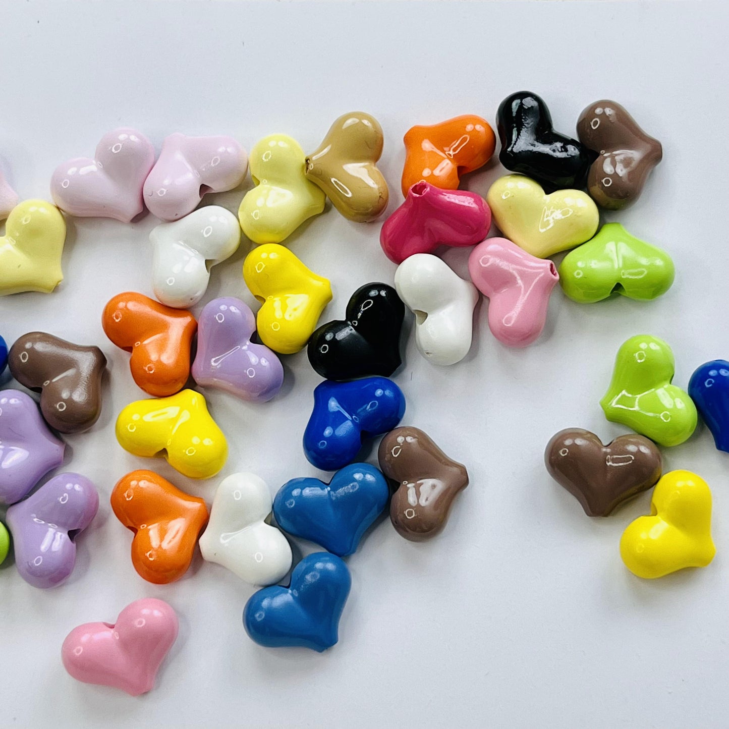 50 pieces acrylic heart shape beads
