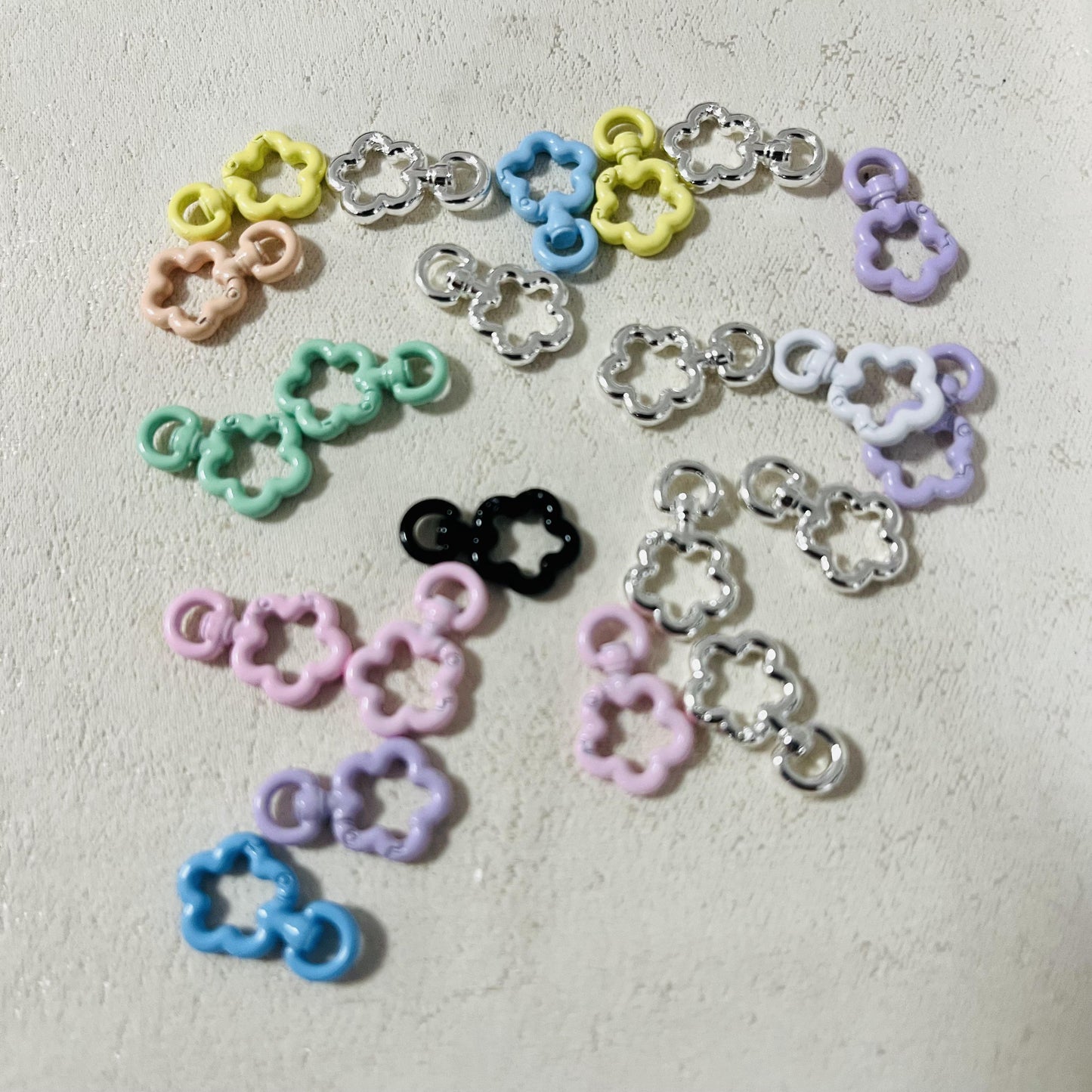 metal tiny flower and chain connector